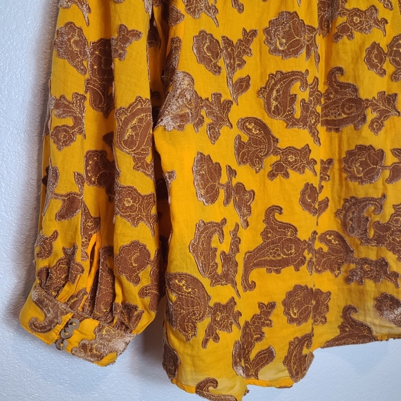 Anthropologie Pilcro Velvet Floral Appliqued Blouse Top In Gold Yellow - Picture 8 of 9